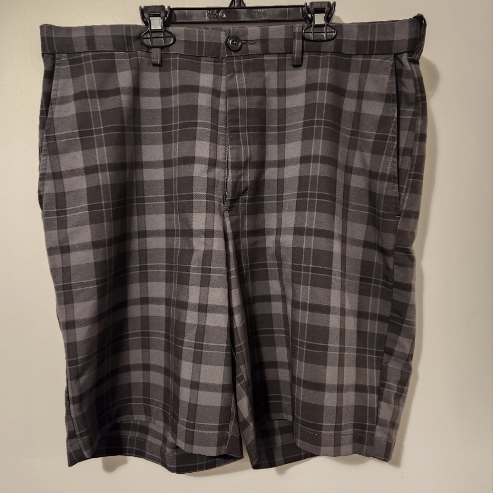 Haggar Stretch Knee Length Shorts Size 38